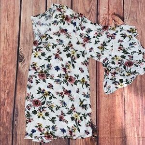 🐥 Floral Flounce Sleeved Vneck Top